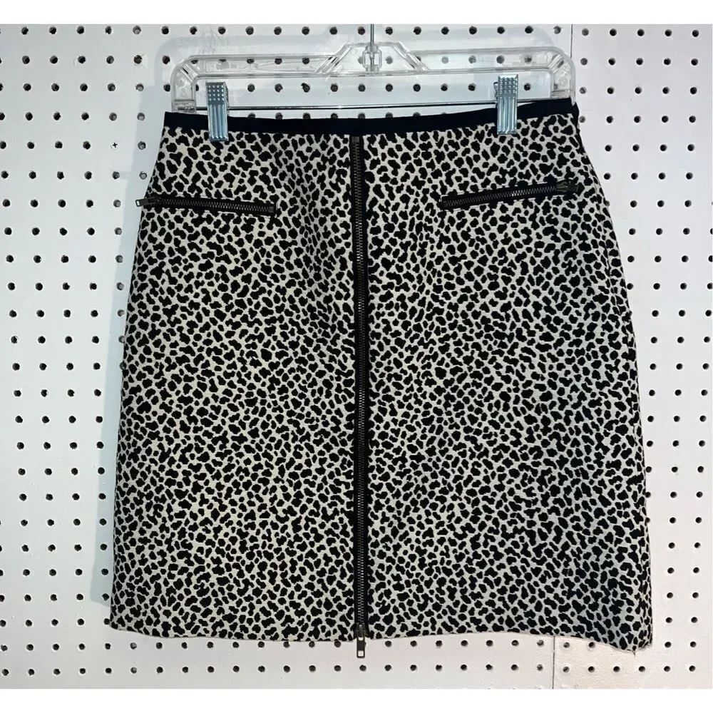 J.McLaughlinโanimalย printโskirt